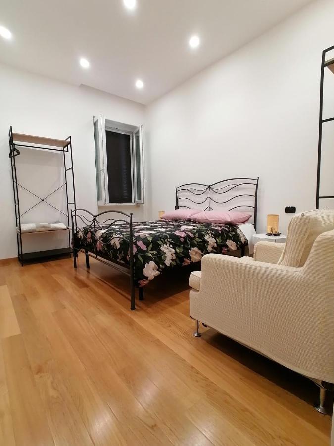New Rooms Center Bari Exterior foto